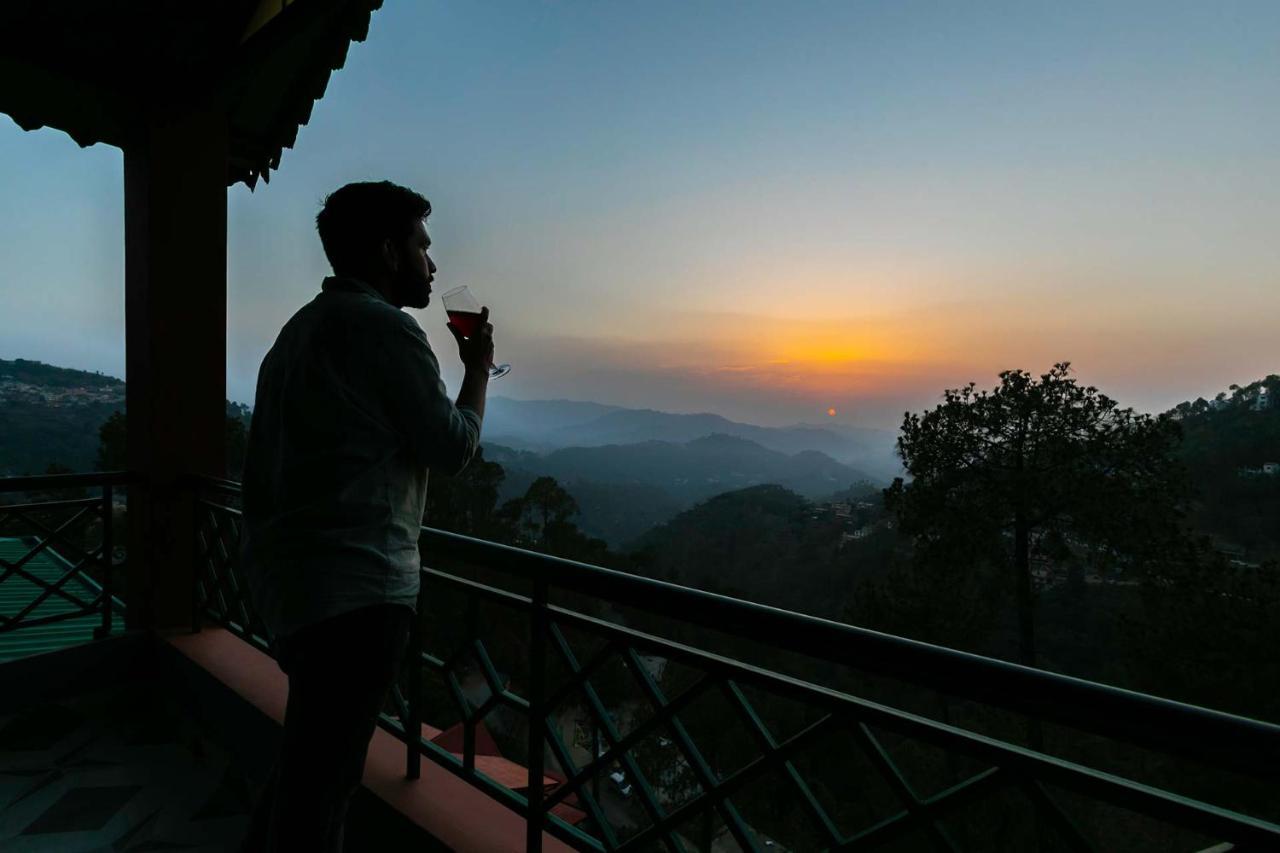 Stayvista At Cecil Cottages With Barbeque, Hill View Касаули Экстерьер фото