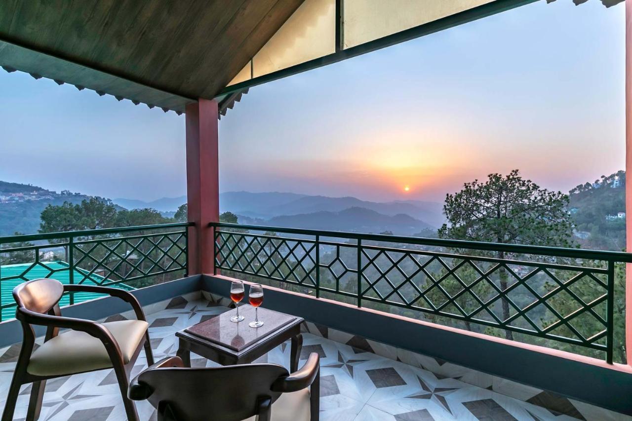 Stayvista At Cecil Cottages With Barbeque, Hill View Касаули Экстерьер фото