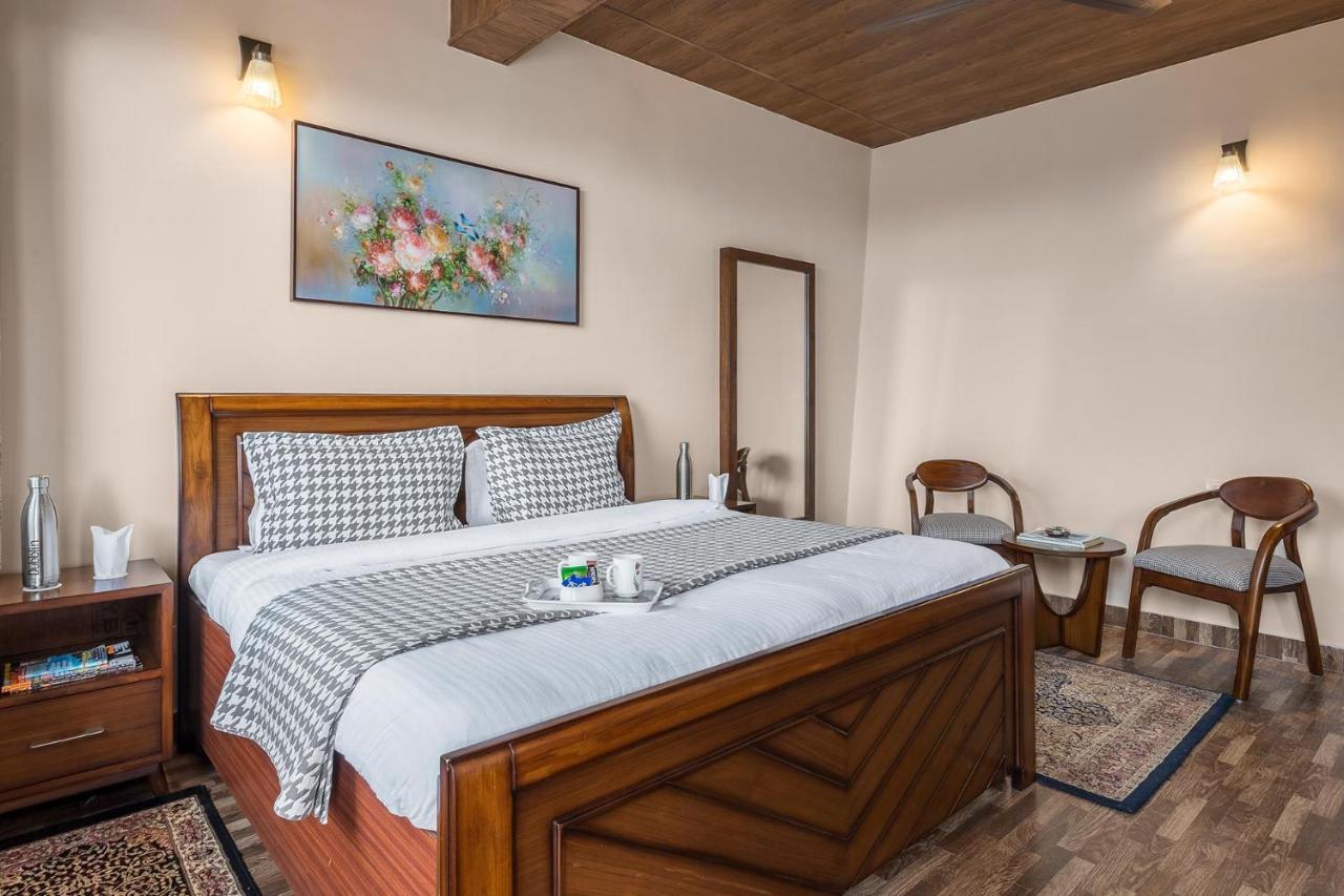 Stayvista At Cecil Cottages With Barbeque, Hill View Касаули Экстерьер фото
