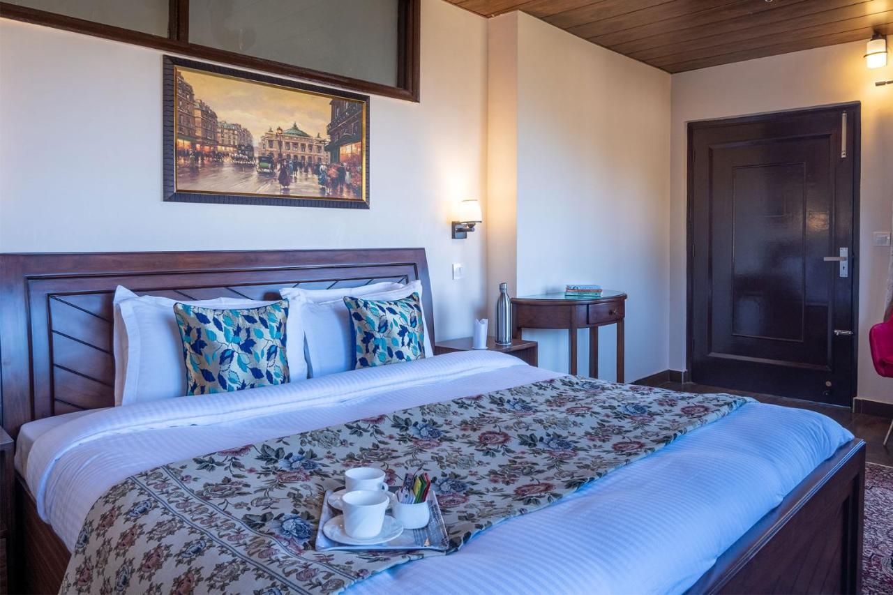 Stayvista At Cecil Cottages With Barbeque, Hill View Касаули Экстерьер фото